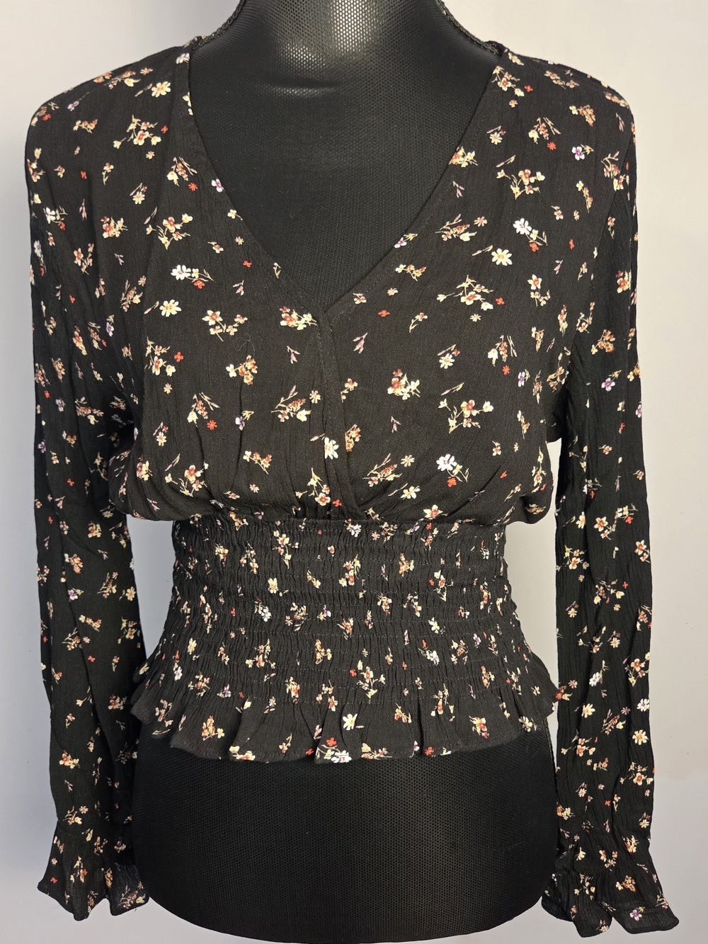 Smocked-Waist BohoChic Blouse Bllack Small Whimsigoth Dark Cottagecore Floral